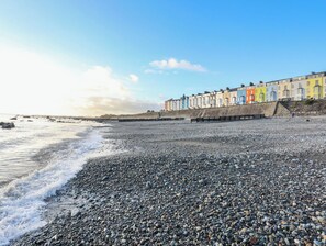 Beach nearby - Monarfon (Criccieth)