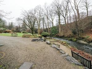 Outdoor dining - Riverside (Kendal)