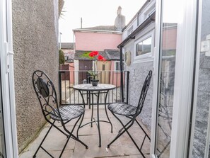 Outdoor dining - Bridges Cottage (Torquay)