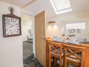 Interior - Bridges Cottage (Torquay)
