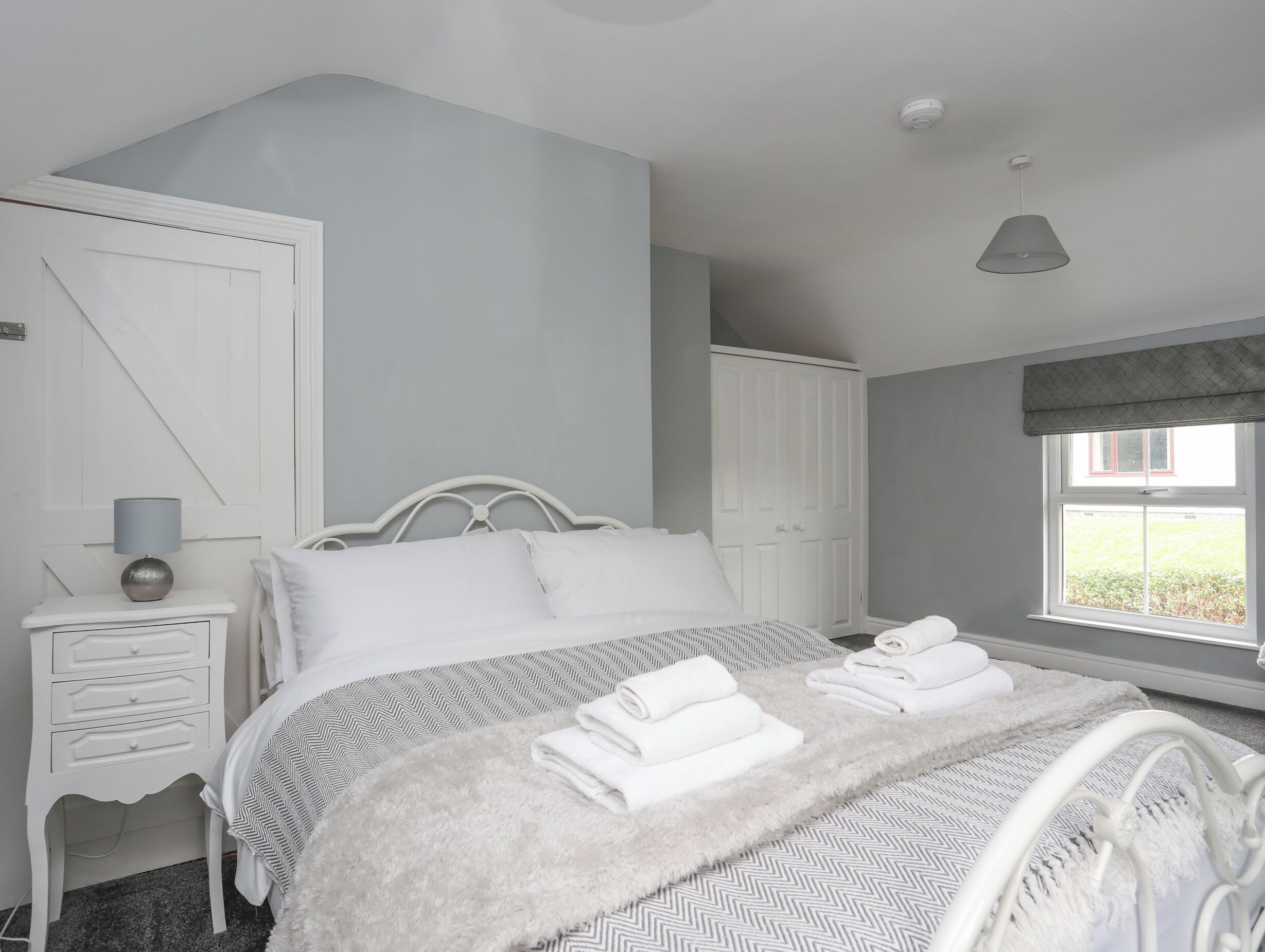 2 bedrooms, individually decorated, individually furnished, free WiFi