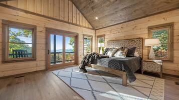 4 bedrooms, iron/ironing board, travel crib, free WiFi