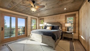 4 soverom, strykejern/-brett, reiseseng for barn og wi-fi (inkludert)