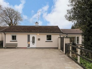 Exterior - 4 Carlton Cottages (Enniskillen)