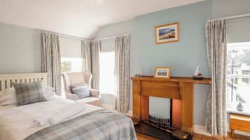 2 bedrooms, individually decorated, individually furnished, free WiFi