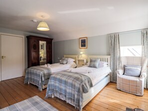 2 bedrooms, individually decorated, individually furnished, free WiFi - Seashell Cottage (Cromarty)