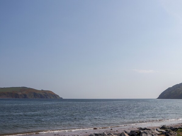Beach nearby - Seashell Cottage (Cromarty)