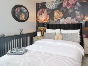 1 habitación, decoración personalizada y muebles diferentes 