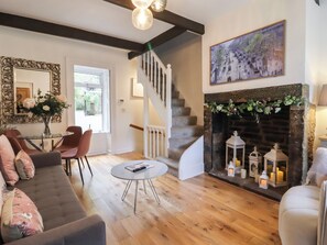 Living area - The Snug on the Cobbles (Keighley)