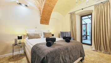 1 غرفة نوم وستائر تعتيم ومكواة/لوح كي وواي فاي مجانًا