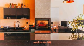 Microwave, oven, stovetop, coffee/tea maker