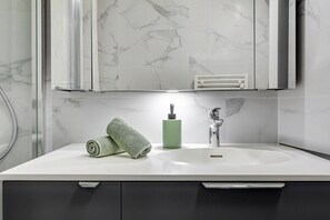 Habitación urbana, 1 habitación, para no fumadores, vista a la ciudad | Baño