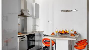 City Room, 1 Bedroom, Non Smoking, City View | Private kitchen | Coffee/tea maker, electric kettle, high chair
