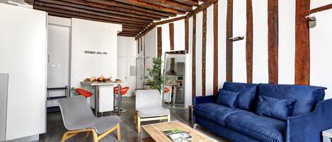 City Room, 1 Bedroom, Non Smoking, City View | Living area