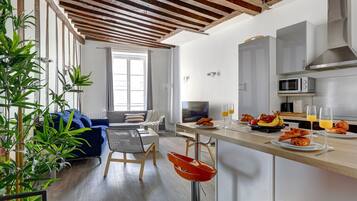 City Room, 1 Bedroom, Non Smoking, City View | Private kitchen | Coffee/tea maker, electric kettle, high chair