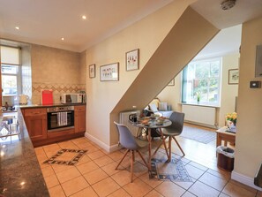 Fridge, dishwasher, electric kettle, toaster - Two Tweenways (Ambleside)