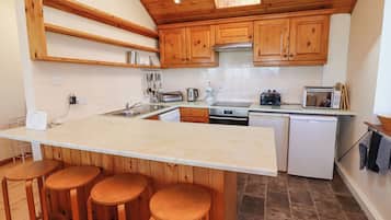 Fridge, dishwasher, electric kettle, toaster