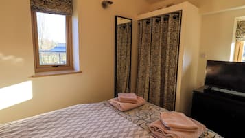 3 kamar tidur dan didekorasi berbeda-beda