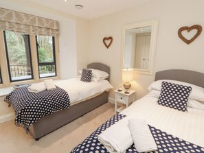 2 bedrooms, individually decorated, individually furnished, free WiFi - Deer Wood At Applethwaite Hall (Windermere)