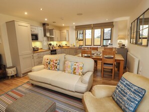 Cottage | Living area