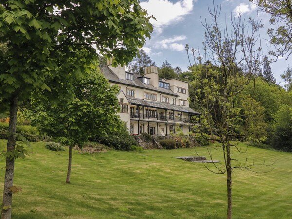 Deer Wood At Applethwaite Hall - Windermere