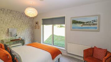 3 bedrooms, individually decorated, individually furnished