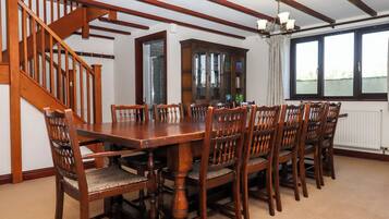 Cottage | Interior