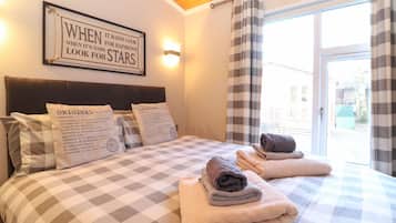 3 bedrooms, individually decorated, individually furnished, free WiFi
