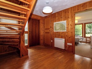 4 bedrooms, individually decorated, individually furnished, free WiFi
