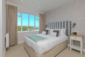 3 bedrooms, individually decorated, individually furnished, free WiFi - Rowena (Helston)