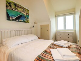 4 bedrooms, individually decorated, individually furnished, free WiFi