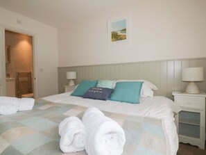 3 bedrooms, individually decorated, individually furnished, free WiFi - The Beach Hut (Newquay)