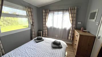 Cottage | 2 bedrooms, individually decorated, individually furnished, free WiFi