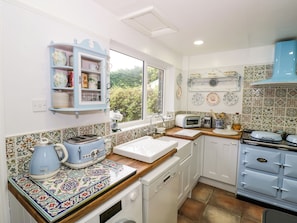 Réfrigérateur, lave-vaisselle, bouilloire électrique, grille-pain