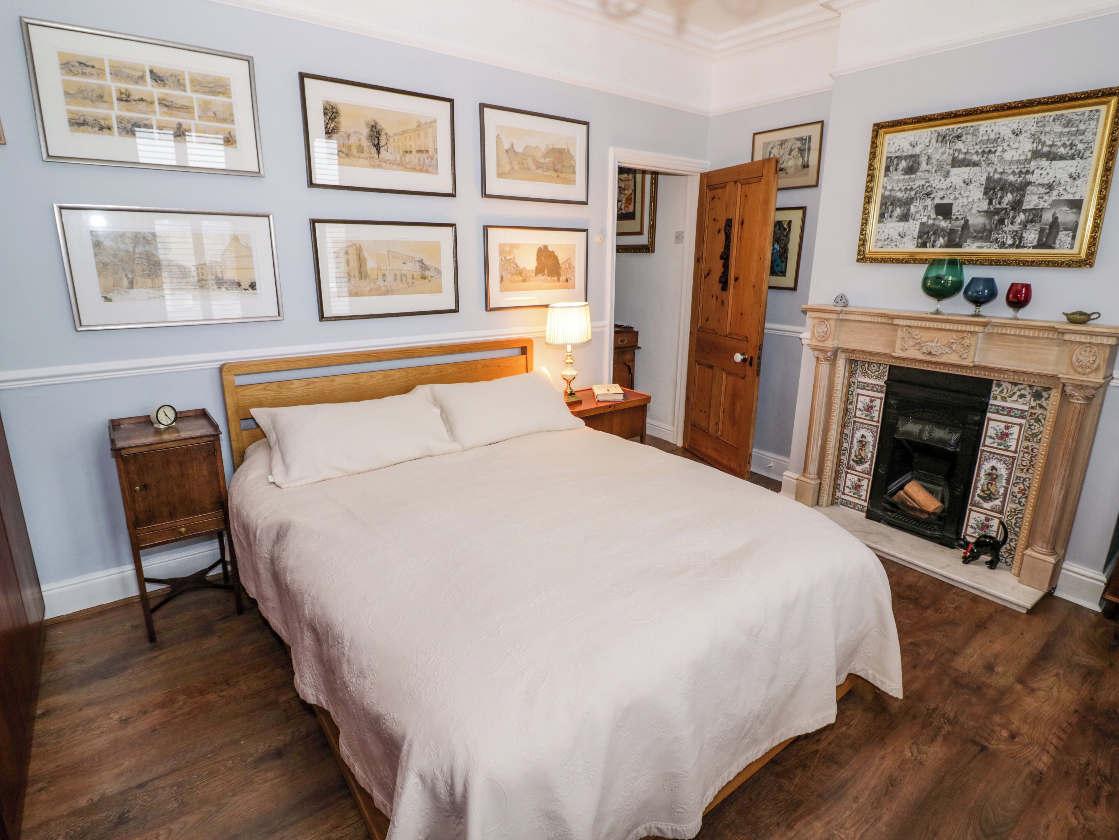 2 bedrooms, individually decorated, individually furnished, free WiFi