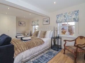 1 bedroom, individually decorated, individually furnished, free WiFi - Providence Court (York)