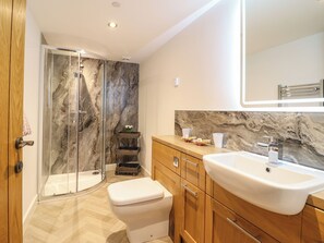 Shower - The Granary (Montgomery)