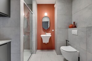 Apartment, 1 Bedroom, Balcony | Bathroom - RentPlanet - Apartamenty Żurawie (Gdansk)