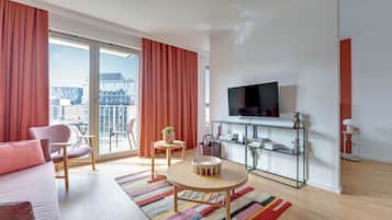 Apartment, 1 Bedroom, Balcony | Living room