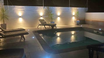 อพาร์ทเมนท์, 2 ห้องนอน, สูบบุหรี่ได้, ระเบียง | สระว่ายน้ำ | สระว่ายน้ำกลางแจ้ง