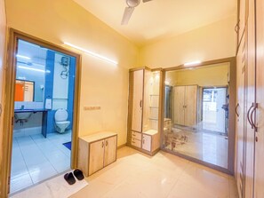 Superior Double Room | Desk, laptop workspace, blackout drapes, soundproofing - Hotel Thakur Galaxy, Sadar Market (Nagpur)