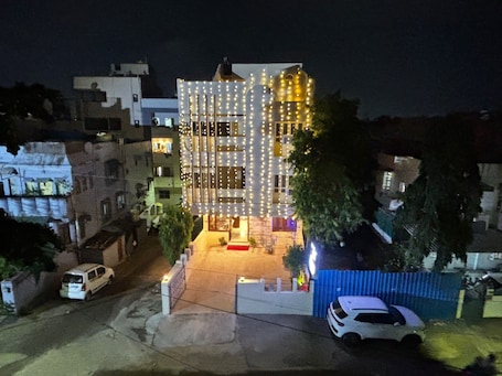 Fachada de la propiedad