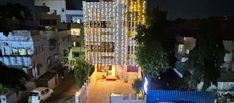 JK Rooms 149 Thakur Galaxy