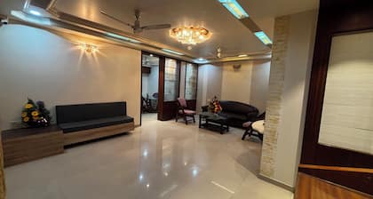 Hotel Thakur Galaxy, Sadar Market