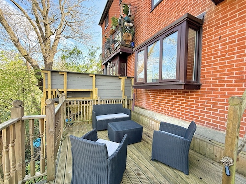 Stunning 4- BR Townhouse for 8