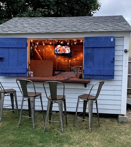 Charming Home with Guest House, Fantastic Location, AC, Outdoor Shower