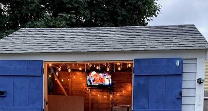 Charming Home with Guest House, Fantastic Location, AC, Outdoor Shower