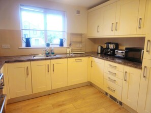 Oven, stovetop, dishwasher