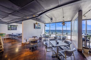 Dining - Tidewater Tranquility 718-Gulf Front-Sleeps 6 (Panama City Beach)