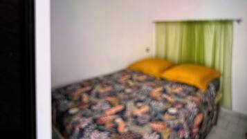 1 bedroom, bed sheets